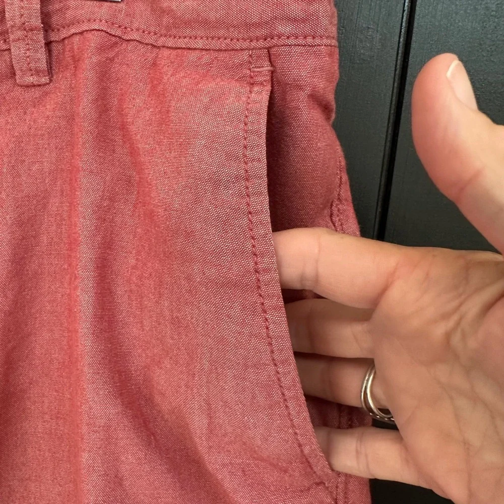 J. Crew Mens Red Chambray Cotton Flat Front Shorts Size 36 Coastal Preppy Resort